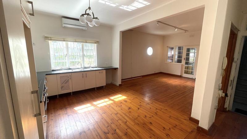 2 Bedroom Property for Sale in Vredehoek Western Cape